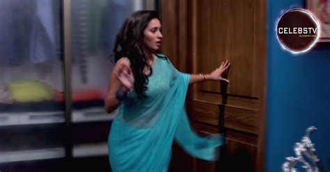 Sexy TV Actress Shivani Surve Aka Vividha Hot Navel Show In Transparent Sari