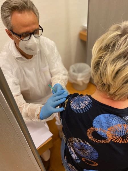 Impfstart F R Mitarbeiter Innen In Kliniken Beelitz Kliniken Beelitz Gmbh