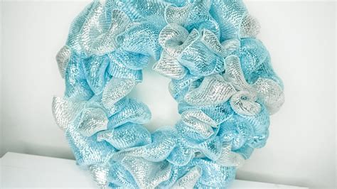 Diy Christmas Bubble Ruffle Deco Mesh Wreath Quick And Easy Youtube