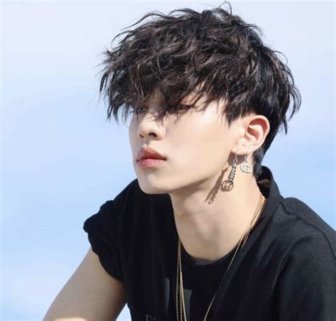 Pin by Christina ð on Highlight | Korean boy hairstyle, Korean