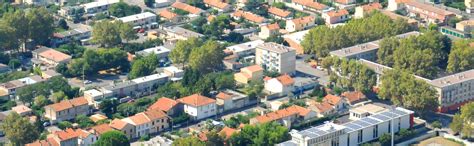 On entend souvent « en avignon ». P L U: Mairie d'Avignon - Site officiel