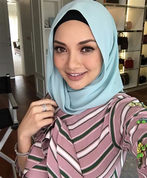 Pin By Eza Ahmad On Hijablookbook Hijab Chic Hijab Fashion Beautiful Hijab