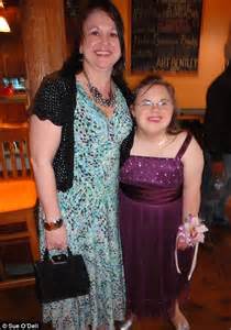 Girl With Down S Syndrome Crowned Prom Queen After Even Her Rivals Campaigned For Her Daily