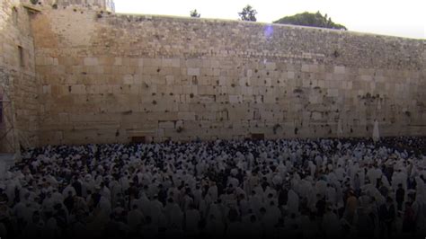 thousands attend priestly blessing at western wall god tv news
