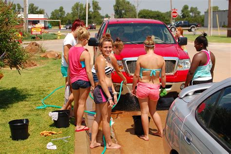Western Heights Cheer Car Wash Raising Money For Regionals Flickr