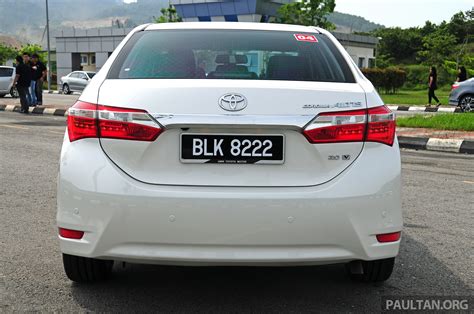 Earlier this year, toyota had given corolla altis a small cosmetic upgrade so that it could remain with its rivals such as skoda octavia and hyundai elantra. DRIVEN: 2014 Toyota Corolla Altis 2.0V on local roads Image 222442