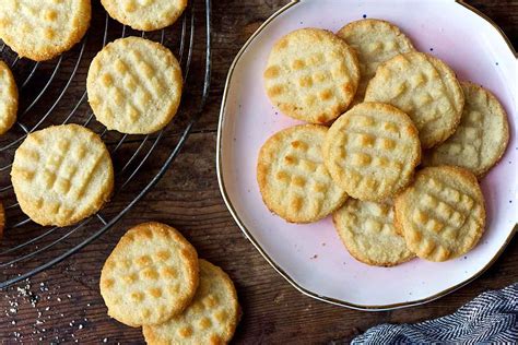 The spruce / cath lowe almond flour makes an excellent substitution for wheat flour in recipes that don’t require gluten to set up. Gluten-Free Almond Flour Shortbread Cookies Recipe | King