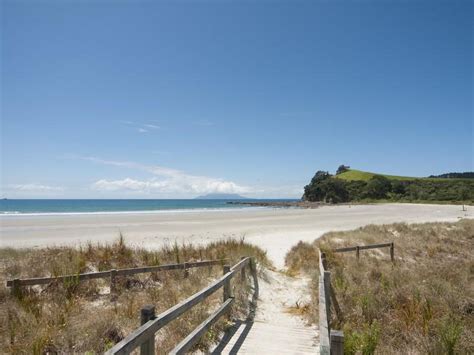 Single Level Beach House In New Zealand Idesignarch Interior Design