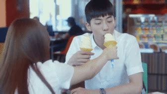 Share the best gifs now >>>. Ini Buktinya Kalau Artis-artis YG Doyan Banget Makan! (Part 1) - iniKpop