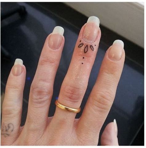 50 beautiful finger tattoo for women natuurondernemer