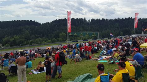 F1 österreich grand prix 2015 eingang schlossgold kurve stehplatz. F1 Austria 2017 (Red Bull Ring/Spielberg) - YouTube