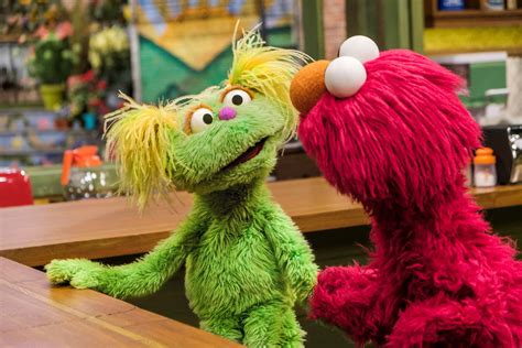 Welcome to the official zoe mains subreddit! Elmo Play Zoe Says : Sesame Street Elmo And Zoe Sing Share ...