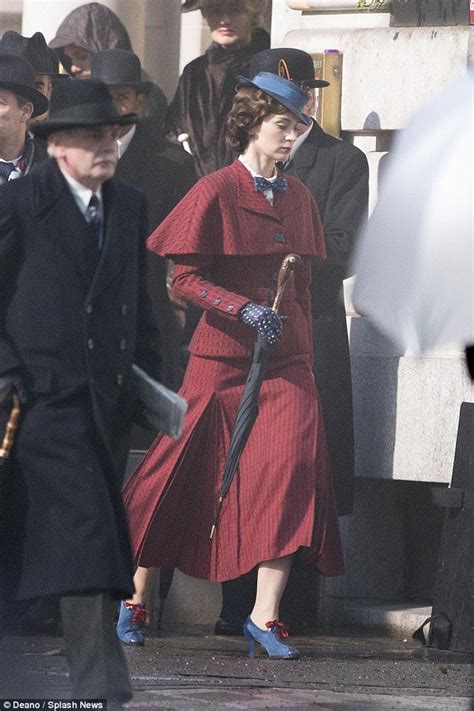 Stream #marypoppinsreturns on disney+.disney+ is the only place to stream your favorites from disney, pixar, marvel, star wars, national geographic and more. Emily Blunt shoots Mary Poppins Returns in London | Daily ...
