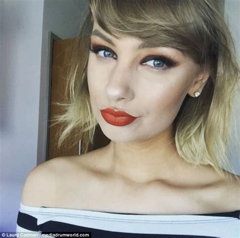 British Taylor Swift Lookalike Gets Mobbed By Stars Fans Daily Mail Online