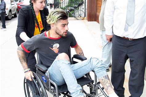 Injured Celebrities On Crutches Kristen Stewart Glamour Uk