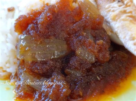 Ada yang masukkan santan sekali dengan halia, daun pandan, dan garam terus. NASI LEMAK SAMBAL SIMPLE ~ Swesia's Journey