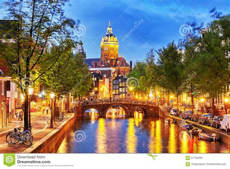De Mooie Stad Van Amsterdam In De Avondtijd Stock Foto Image Of Boot