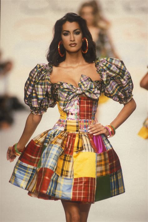 Yasmeen Ghauri Oscar De La Renta Runway Show Ss 1992 Fashion