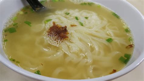 The pricing is also reasonable. 1977 Ipoh Chicken Rice, Jalan Gasing | WorldWindows