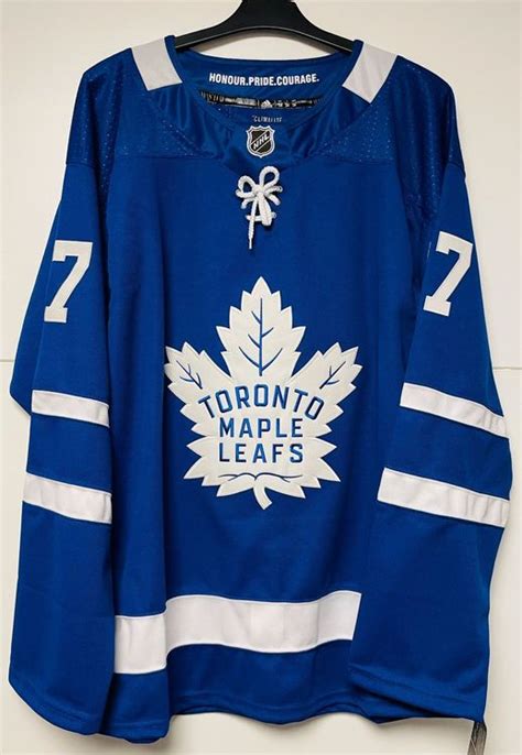 Apr 23, 2021 · toronto maple leafs forward joe thornton has been fined $3,017.24 by the nhl for interfering with winnipeg jets forward mathieu perreault, the maximum allowable under the collective bargaining. Joe Thornton 97# Maple Leafs NHL Trikot | Kaufen auf Ricardo