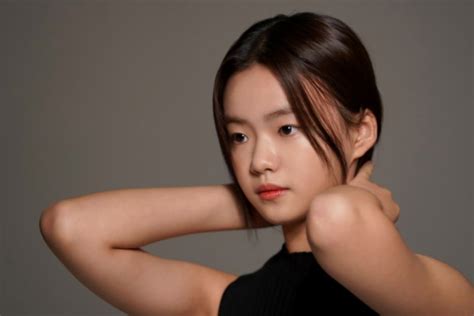 9 Potret Kim Si Ah Pemeran Luna Di The Silent Sea
