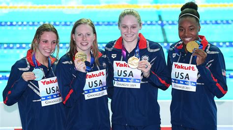 Us Women Set World Record In 4x100m Medley Relay At Swimming World
