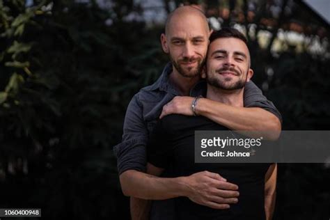Bearded Gay Men Kissing Photos Et Images De Collection Getty Images