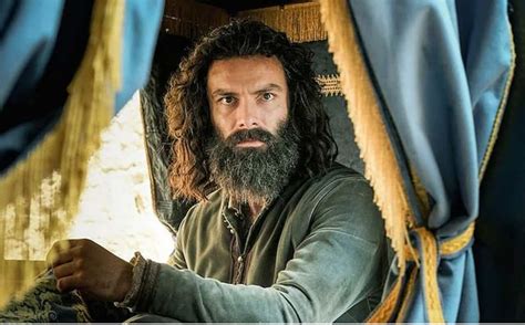 The fashion event alongside other notable celebs, including cody simpson, austin mahone, sisters valentina ferragni and chiara ferragni. Aiden Turner, chi è l'attore di Leonardo: età, altezza ...