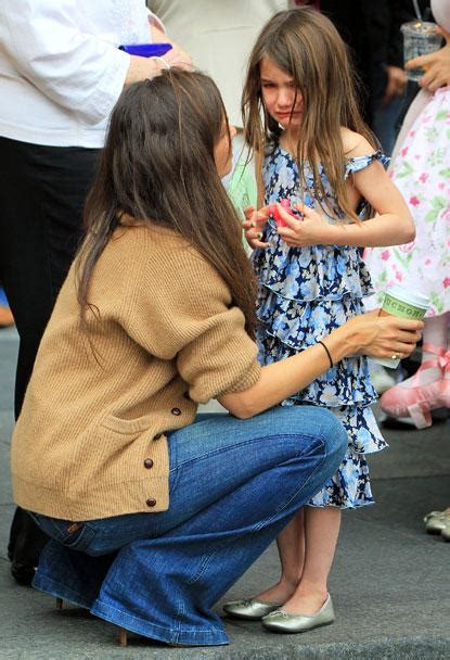 Katie Holmes Comforts A Crying Suri Cruise