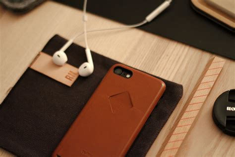 Bellroy Stylish Phone Case And Card Holder Feel Desain Your Daily
