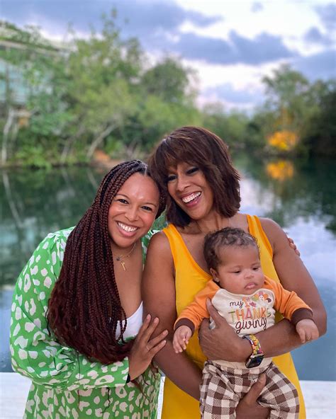 Gayle King Hobbles Around Party With Injury Delays Doctor