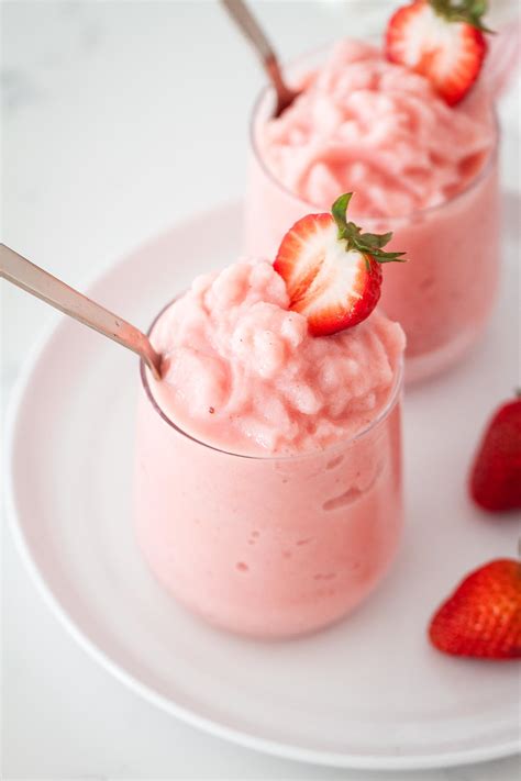 5 Minute Strawberry Cheesecake Frozen Yogurt Recipe Easy Frozen