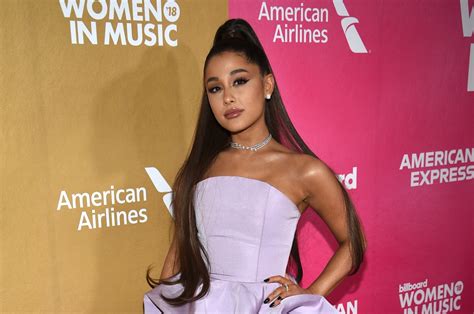 Ariana Grande Annonce Le Film De La Tournée Netflix `` Excuse Moi Je T Aime Crumpe Crumpe