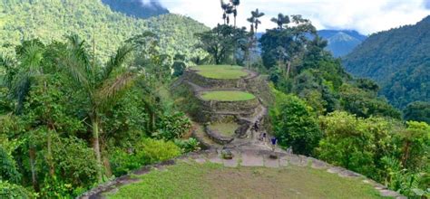 Südlich von santa marta befindet sich die sierra nevada de santa marta mit den höchsten bergen kolumbiens. Kolumbien. Notizen