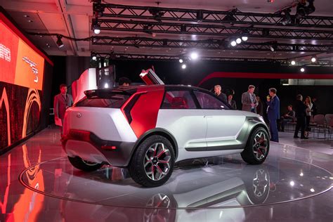 2023 Kia Niro Spy Shots Radical Look Pegged For Compact Crossover