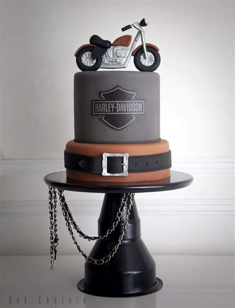 Pin By Cannelle 🐾 S On Moto Cake Design Motorcycle Cake Harley