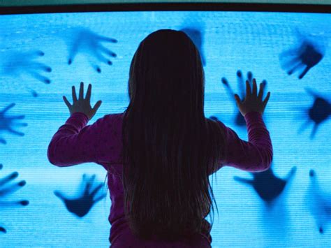 Poltergeist Trailer And Poster Of The Remake Teaser Trailer