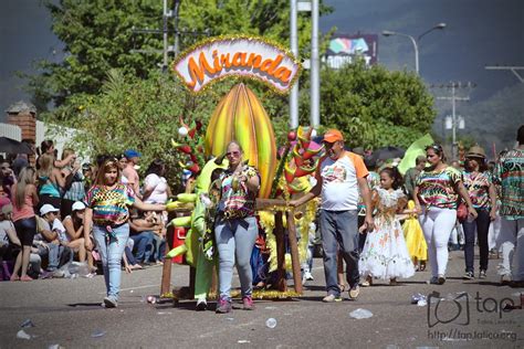 Feria internacional de san sebastian en 1966, oficialmente se le da el nombre de feria internacional de sansebastián (fiss) nace en la. FISS: Desfile Feria Internacional de San Sebastian 2014 ...