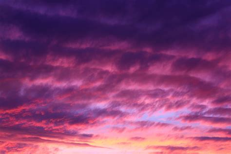 Hd Wallpaper The Sunset Turns The Cloudy Sky Purple And Pink At