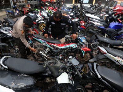 BARANG BUKTI SEPEDA MOTOR BALAPAN LIAR ANTARA Foto