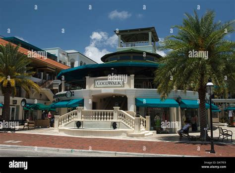 Coconut Grove Miami Hi Res Stock Photography And Images Alamy
