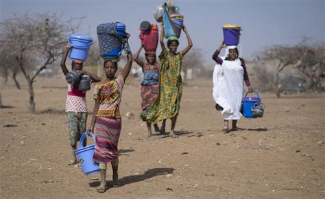 Mali Thousands Of Malian Refugees Flee Burkina Faso Camps After