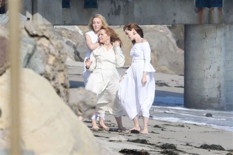 Lea Thompson With Daughters Zoey And Madelyn Deutch On A Photoshoot In Maibu 02 Gotceleb