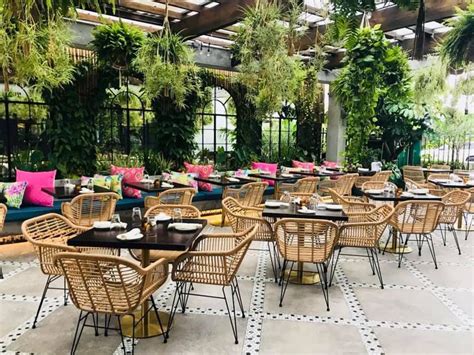 15 Sheltered Spots for Dining Outdoors in Miami When It Rains | Outdoor ...
