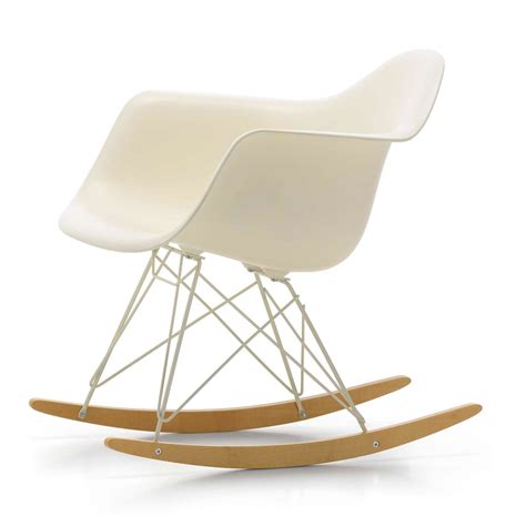 Stolen har et stort utvalg av ben, skall og fargekombinasjoner. Vitra - Eames Plastic Armchair RAR, Ahorn gelblich / Chrom ...