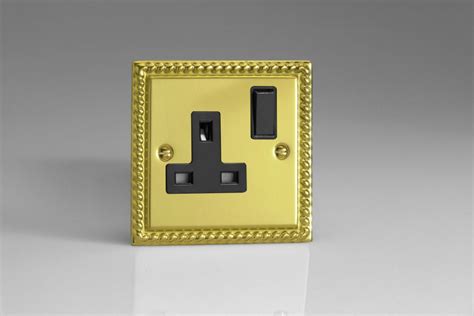 Varilight Classic Georgian Brass 1 Gang 13a Double Pole Switched Socket