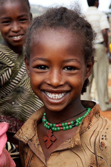 Girl With Beautiful Smile Fotoğraf Afrikalı çocuklar Afrikalı Kadınlar