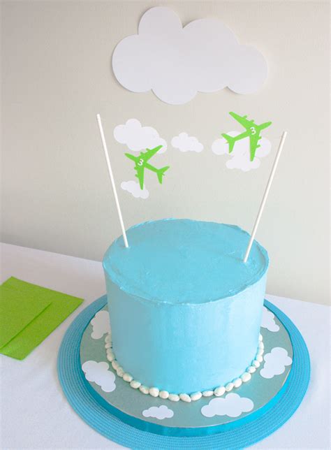 Easy Airplane Birthday Cake Plus Free Printable Airplane And Cloud