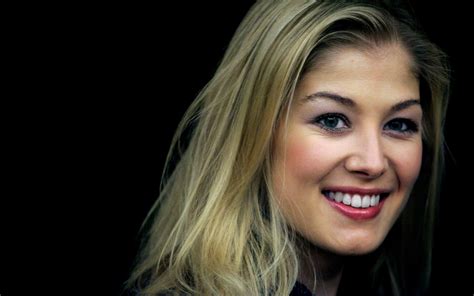 Rosamund Pike Hd Wallpapers Backgrounds