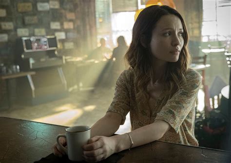 American Gods Emily Browning And Yetide Badaki On Season 2 Collider